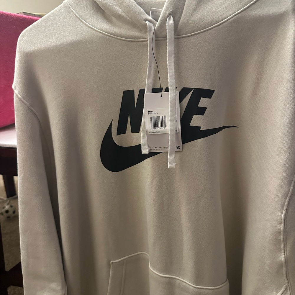 Nike Cream Sweater with Iconic Logo